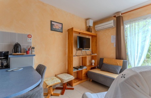 Lescar Apartment | Independent Studio Le Pesquit