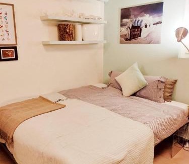 Thonex House | Independent studio room in private villa