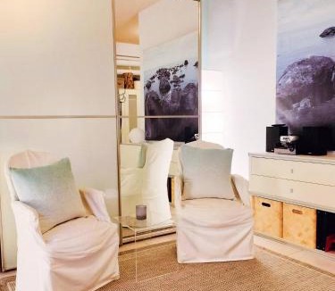 Thonex House | Independent studio room in private villa