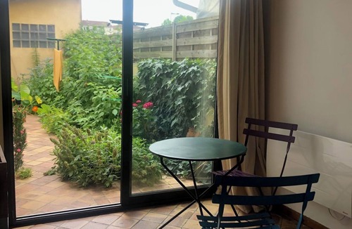 Begles Apartment | Independent studio with its own entrance.