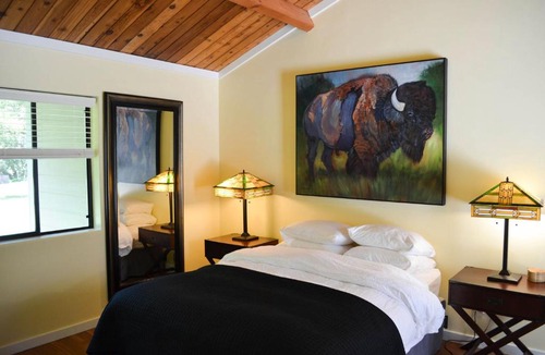 Anderson Valley Hotel | Indian Creek Inn