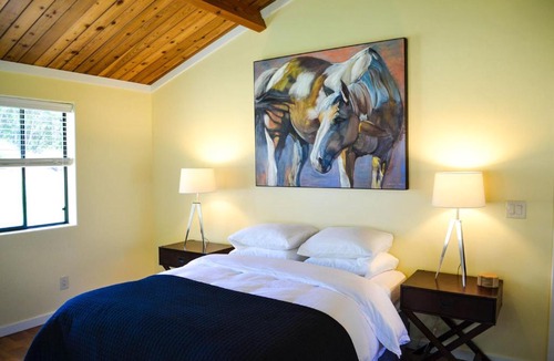 Anderson Valley Hotel | Indian Creek Inn