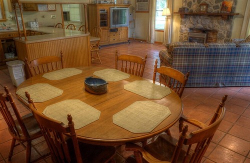 Utopia House | Indian Falls Retreat and Lodging