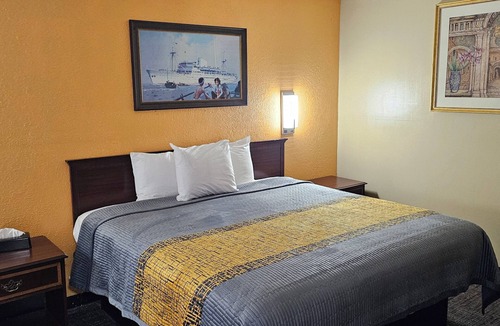 Fairmont City Hotel | Indian Mound Motel