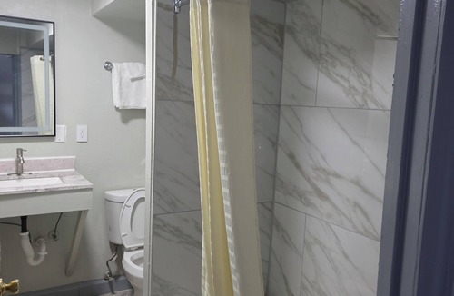 Fairmont City Hotel | Indian Mound Motel