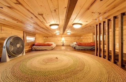Indian Point House | Indian Point Cabin 19 near SDC, Branson, and Table Rock Lake