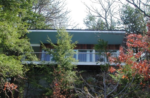 Putnam Station Cottage | INDIAN POINT - COMFY CABIN