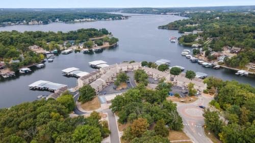 Osage Beach House | Indian Pointe Lake View - Pets