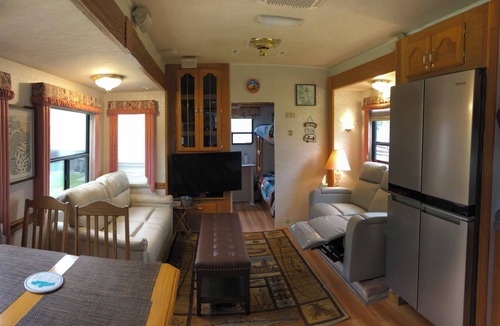 Indian River Cabin | Indian River (Michigan largest Inter Water Way)