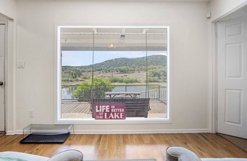 Bandera House | Indian Springs Lakehouse