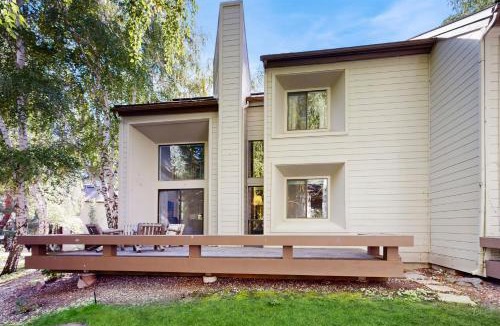 Elkhorn Village Apartment | Indian Springs with a View