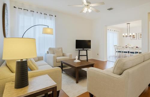 Indian Wells Villa | Indian Wells 3BR Home w/Pool — 10 min to Disney
