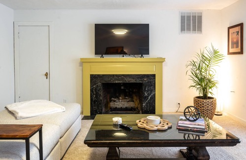Town of Pines Apartment | Indiana Dunes Garden Apartment