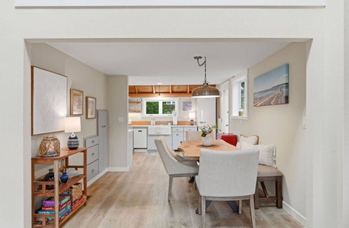 Indianola House | Indianola Cottage - Quick Walk To Beach Acces w/Kayak