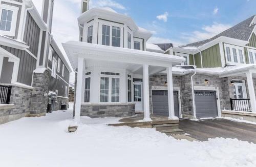 The Blue Mountains House | Indigo Peaks Steps to Village Shuttle Access