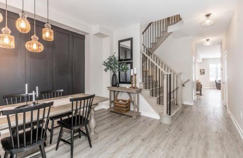 The Blue Mountains House | Indigo Peaks Steps to Village Shuttle Access