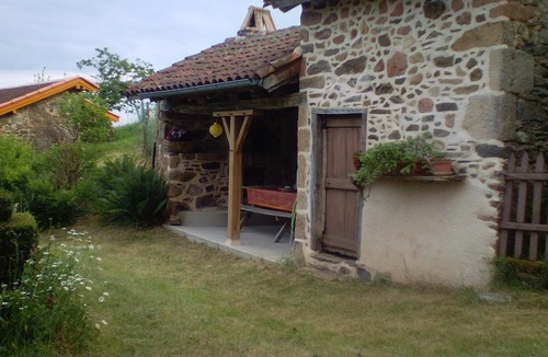 Sainte-Colombe House | Indiv character house in a quiet farmhouse above ground pool