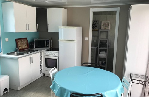 Connaux Apartment | Individual STUDIO with peaceful pool in small village