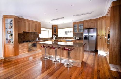 Mornington House | Indoor Heated Pool & Spa-The Pomegranate