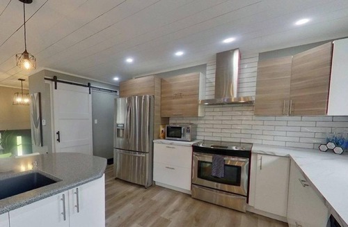 Trent Lakes Cottage | INDOOR POOL, HOT TUB & SAUNA! Welcome to Bluehaven in the Kawartha's!