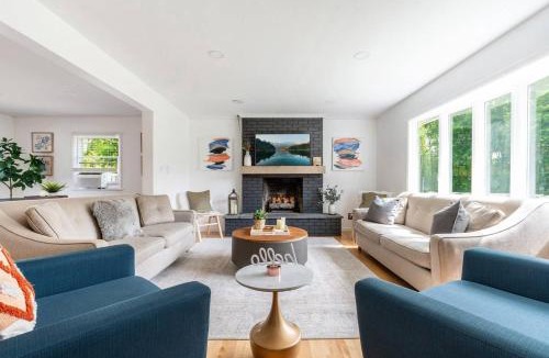 Lake Ariel House | Indoor Pool Poconos Retreat with Arcade