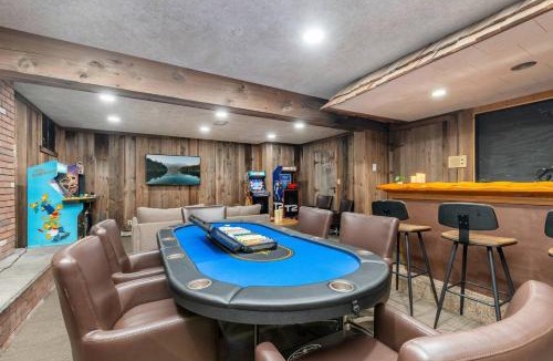 Lake Ariel House | Indoor Pool Poconos Retreat with Arcade