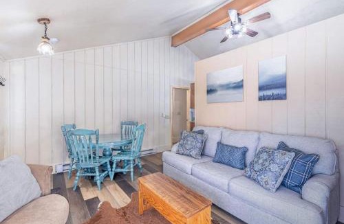 Tofte Apartment | Indoor Sauna FIrePlace Garage Wifi Smart TV