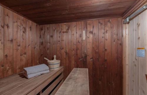 Tofte Apartment | Indoor Sauna FIrePlace Garage Wifi Smart TV