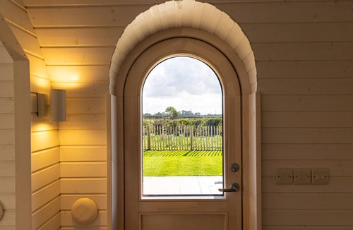 Arnold Cottage | Indrek - Mayflower Meadow