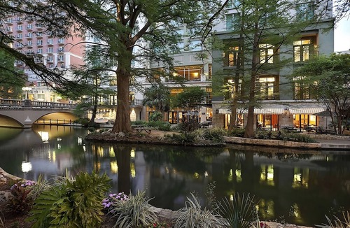 Downtown San Antonio Hotel | Indulge In An Unforgettable Getaway Experience! 3 Family-friendly Units, Pool