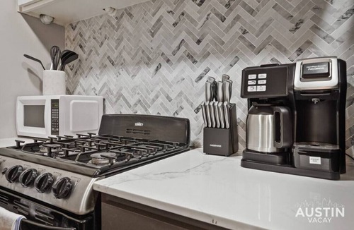 Westfield Apartment | Indulge in Downtown Austin, Apt Near Zilker Park