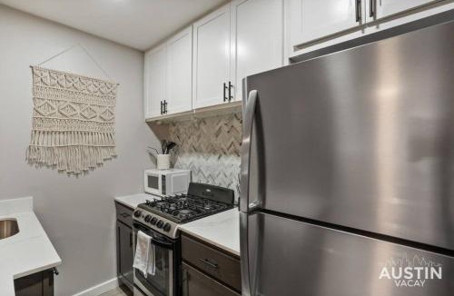Westfield Apartment | Indulge in Downtown Austin Apt Near Zilker Park