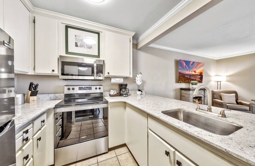 South Lake Tahoe Hotel | Indulge in Home-Like Comfort! Pet-friendly Property, Free Breakfast!