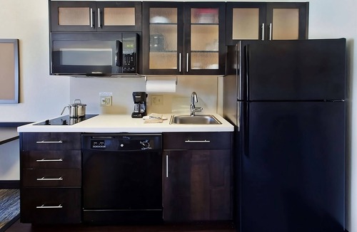 Clearwater Hotel | Indulge in Home Like Comfort! Free Parking, Outdoor Pool, Near Freedom Lake Park