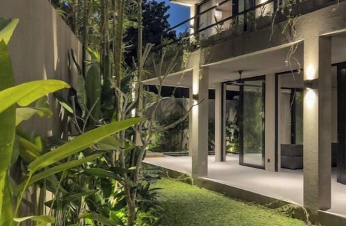 Kuta Villa | Indulge in unparalleled luxury and comfort at our carefully designed villas.