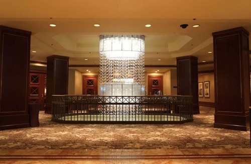 Bloor-Yorkville House | Indulge in Luxury: Heated Indoor Pool, Dining Experiences & Pet-Friendly