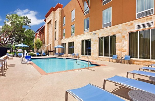 West Oak Hill House | Indulge in Soothing Comfort! Room for Groups!