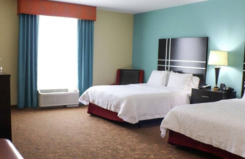 West Oak Hill House | Indulge in Soothing Comfort! Room for Groups!