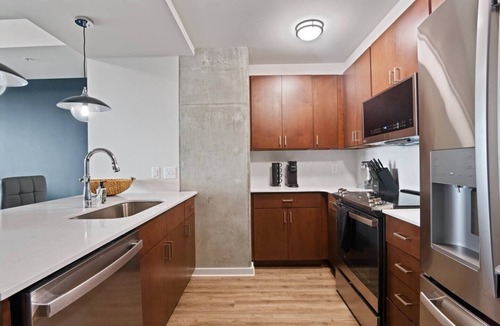 Midtown Apartment | Indulge in stylish living at our ideal location, perfect for relaxation and exploration of the city's offerings