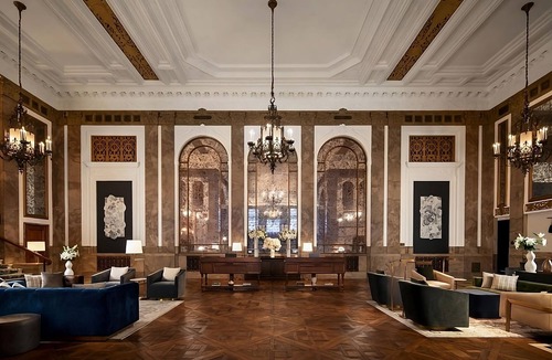 Union Square Hotel | Indulge in The Perfect Blend of Luxury and Convenience! Pet-friendly Property