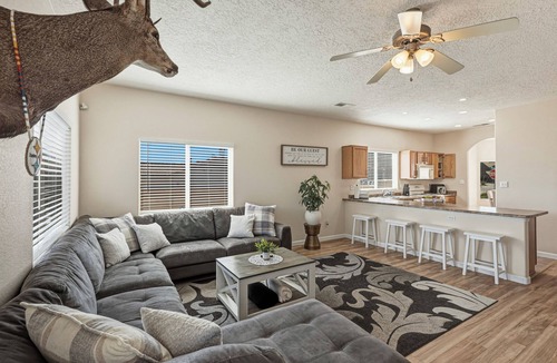 Westgate Heights House | Indulge in this beautiful New Mexico home located in Southwest Albuquerque