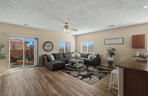 Westgate Heights House | Indulge in this beautiful New Mexico home located in Southwest Albuquerque