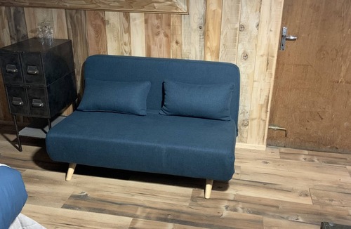 Saint-Christol-Les-Ales Apartment | Industrial studio in the Cévennes