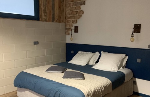 Saint-Christol-Les-Ales Apartment | Industrial studio in the Cévennes