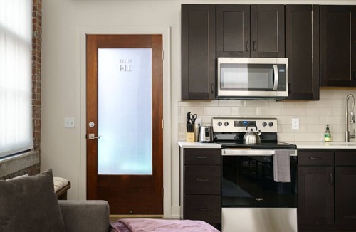 Italian Village Apartment | Industrial Boho Flat - Short North