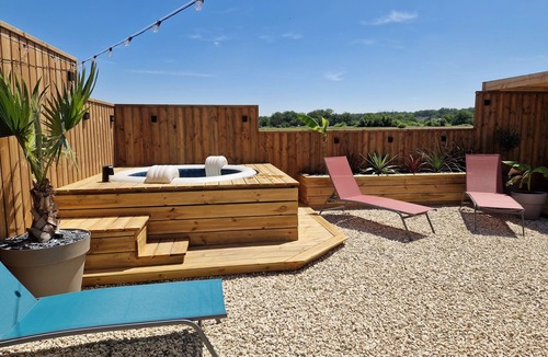 Sorigny Ski Chalet | Industrial chalet with net and private spa
