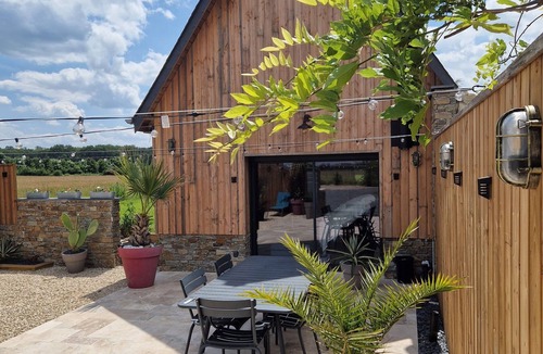 Sorigny Ski Chalet | Industrial chalet with net and private spa