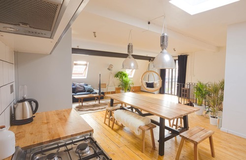 Clapton Apartment | Industrial Chic at The Composer’s Loft in Hackney