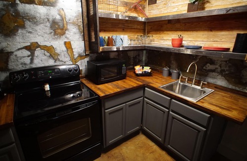 Seminole Heights House | Industrial chic guesthouse