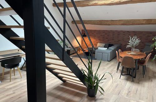 Revel House | Industrial Lodge 85m² - Loft avec extérieur